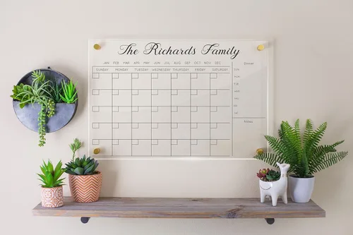 Vista 3 de Calendario acrílico personalizado para pared, se envía al día siguiente, hecho en Estados Unidos, planificador de borrado en seco transparente
