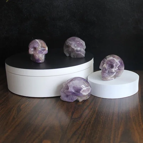 Vista 8 de Figura de calavera de cristal tallada a mano de 2 pulgadas para decoración del hogar (amatista)