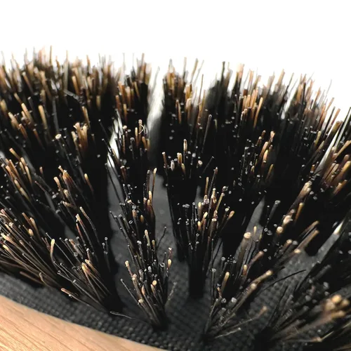 Vista 3 de Phillips Brush Gentlemens' Quarters - Cepillo de pelo ovalado con cerdas de jabalí para hombre Boar Bristles Help Promote Shine, Soften Hair, and