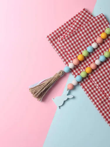 Vista 8 de Guirnalda de cuentas de madera de Pascua con borlas y etiqueta de conejo, cuentas de madera de estilo granja para decoraciones de bandeja