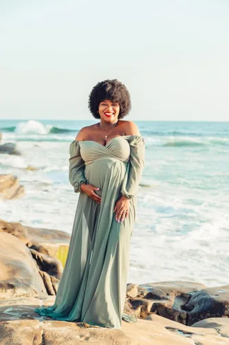 Vista 3 de Fivsole Vestido de maternidad de manga larga de gasa para sesión de fotos, hombros descubiertos, vestidos de maternidad para embarazo, vestidos