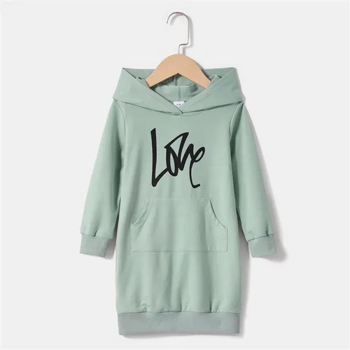 Vista 6 de Sudaderas con capucha con estampado de letras para mamá y yo, trajes a juego de sudadera de manga larga para mamá y bebé