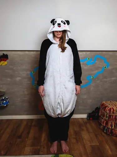 Vista 4 de iSZEYU - Pijama para mujer, diseño de panda