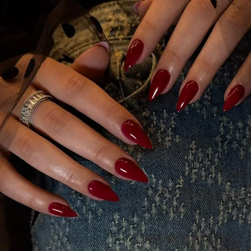 Vista 29 de Uñas postizas de presión con forma de almendra rosa de longitud media estilo stiletto, uñas artificiales de gel suave reutilizables acrílicas