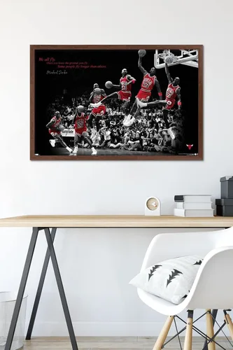 Vista 6 de Trends International Michael Jordan - Póster de pared con mosca, 22.375 x 34 pulgadas, versión enmarcada de caoba