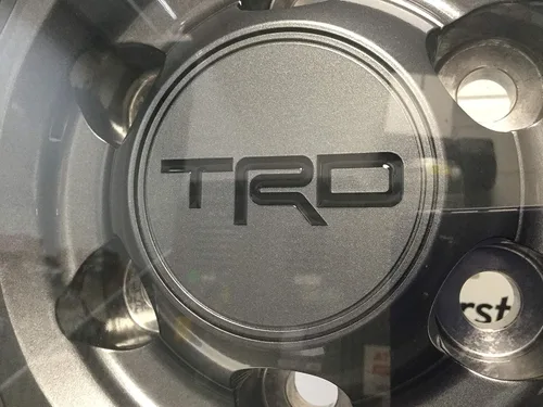 Vista 2 de Toyota Genuino TRD 17" Gris Metálico Brillante (TRD PRO 4Runner) PTR20-35110-G4 (1)