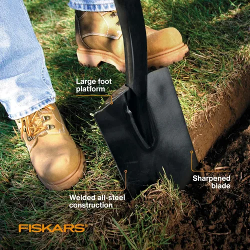 Vista 2 de Fiskars Pala de jardín de 46 pulgadas, pala plana de acero con mango ergonómico en D, pala cuadrada de hoja afilada para bordes de césped