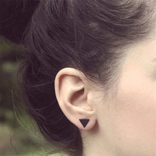Vista 2 de 4 aretes de oro para mujer, aretes triangulares, pequeños aretes triangulares, aretes de tuerca triangulares, regalos de Navidad para mujer