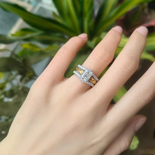 Vista 3 de DovEggs Anillos de compromiso de moissanita para mujer, 2 unidades, 0.236 x 0.315 in, GHI radiante corte de hielo triturado, moissanita, mejorador