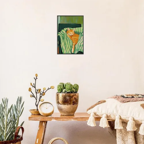 Vista 4 de Divertido póster de gato dormido vintage en el sofá, arte de pared de animales durmiendo, arte de pared contemporáneo de gato verde esmeralda