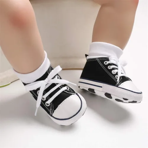 Vista 7 de KIDSUN - Zapatos deportivos unisex de caña alta para bebés mezclilla de lona suela antideslizante suaves para los primeros pasos A01-negro 3-6