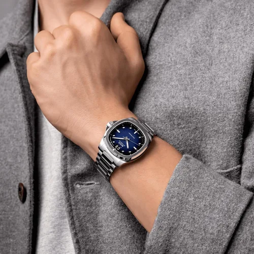 Vista 6 de MIDO Multifort TV Big Date - Reloj suizo automático para hombres - Caja de 40mm con respaldo transparente Azul sobre acero inoxidable