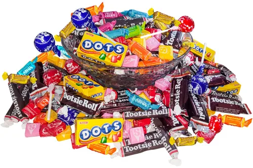 Vista 5 de Assortit Mezcla de dulces de frutas y chocolate – Tootsie Roll Fruit Chews, Chocolate Midgees, Starburst, Dots & Pops, paquete a granel de 9.5