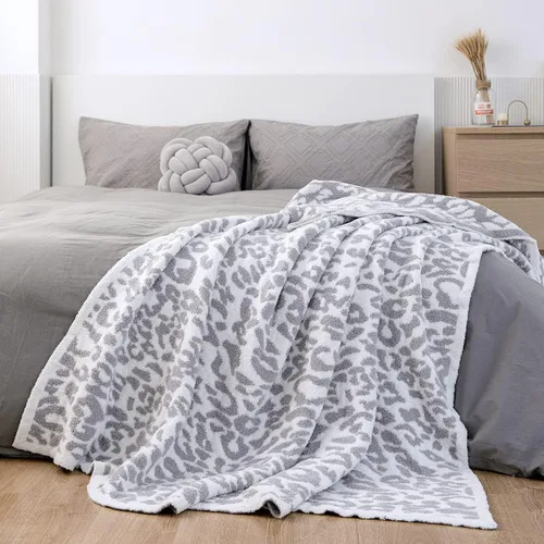 Vista 14 de MH MYLUNE HOME Manta de leopardo ultra suave, color blanco y negro, 50 x 60 pulgadas Reversible Cheetah Print Blanket, Comfy Fluffy Fuzzy Plush