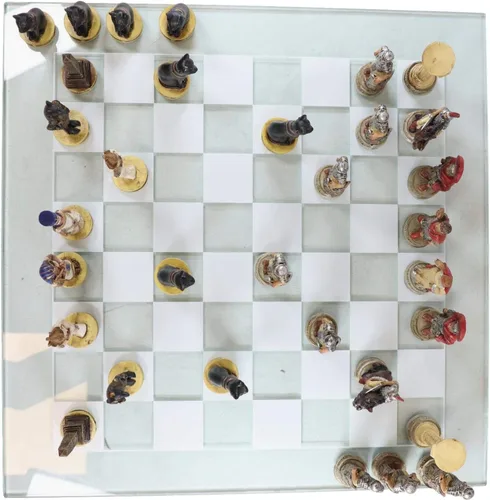 Vista 4 de Ebros Gift Juego de ajedrez con temática histórica, ejército de faraón ptolemaico egipcio contra Augusto César, Imperio Romano, Centuriones, piezas