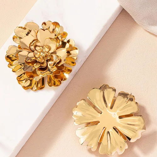 Vista 5 de Aretes de flor dorada para mujer, diseño floral bohemio en capas, aretes de flor grande