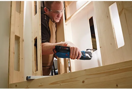 Vista 4 de Bosch GOP18V-28N 18 V EC Herramienta multiuso oscilante sin cepillo - Diseño versátil y compacto con potencia mejorada con StarlockPlus