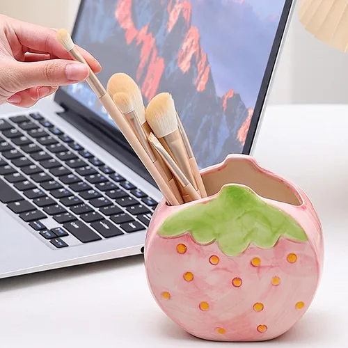 Vista 3 de TANG SONG Soporte de cepillo de maquillaje de fresa de cerámica, caja de almacenamiento de cosméticos, soporte para bolígrafos y lápices, Rosa