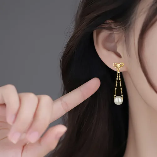 Vista 3 de SLUYNZ Pendientes colgantes de plata de ley para mujer, aretes de gota de perlas con lazo