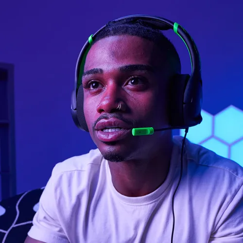 Vista 8 de PDP AIRLITE GLOW Wired Headset Jolt Green For Xbox Series XS, Xbox One, & Windows 1011 PC
