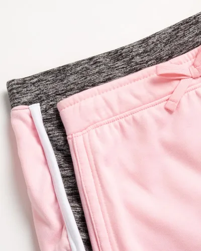 Vista 2 de Body Glove Pantalones cortos activos para niñas Paquete de 2 pantalones cortos suaves y acogedores para gimnasio (Talla 7-12)