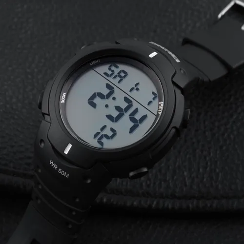 Vista 4 de Carrie Hughes - Reloj deportivo digital para hombre, impermeable, pantalla LED, esfera grande, cronómetro, militar, luminoso, alarma, reloj militar