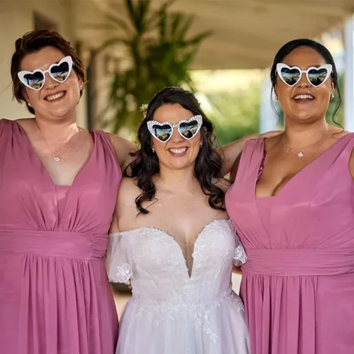 Vista 4 de MGupzao Gafas de sol de novia – Gafas de soltera blancas para novia, regalo de despedida de soltera, accesorios de playa para despedida de soltera