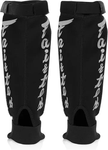 Vista 2 de Fairtex Espinilleras SP6 Muay Thai para hombres, mujeres y niños Espinilleras hechas con material de neopreno y son de primera calidad, ligeras