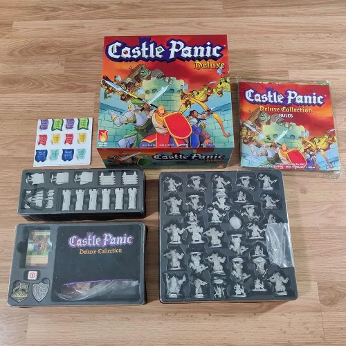 Vista 2 de Fireside Games Castle Panic: Edición Deluxe