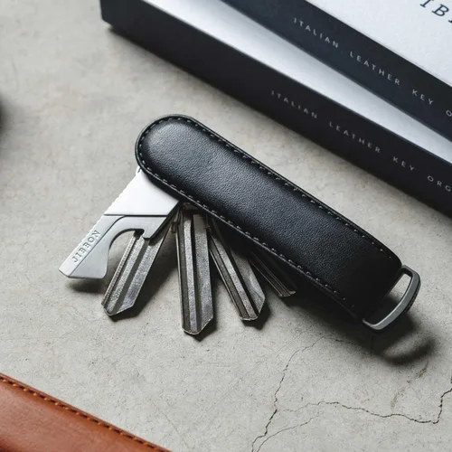 Vista 9 de Jibbon Organizador de llaves de cuero italiano de alta calidad, elegante llavero con acero inoxidable 316 de grado marino, llavero compacto EDC