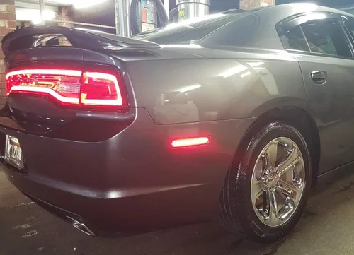 Vista 8 de (2) Luces iJDMTOY con señalización lateral trasera y luces LED 36-SMD rojas para Dodge Challenger modelos 2008 a 2014 y Dodge Charger modelos 2011 a