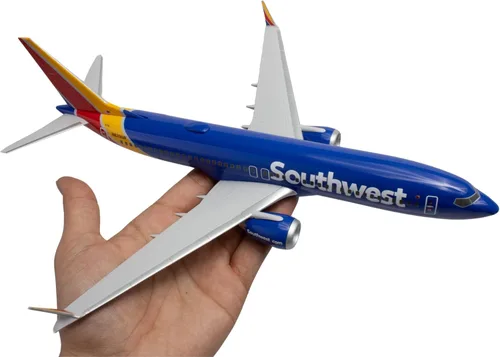 Vista 7 de Daron Worldwide Trading Skymarks Southwest 737-Max8 1/130 W/WiFi Dome Model Avión, unisex para niños