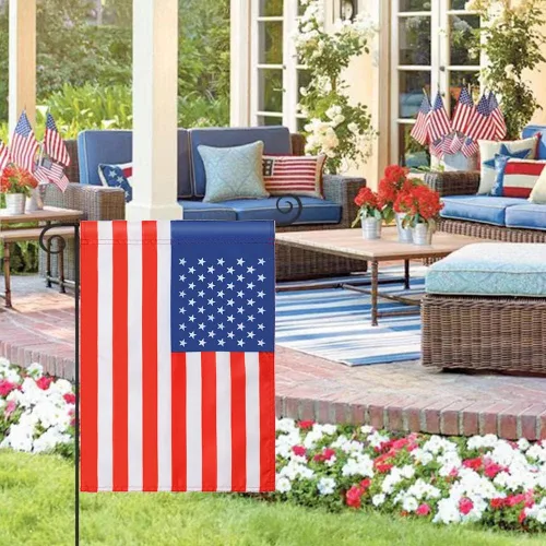 Vista 3 de Paquete de 2 banderas de jardín de Freefy de 12 x 18 pulgadas, bandera patriótica de poliéster impresa de doble cara, decoración de jardín, bandera