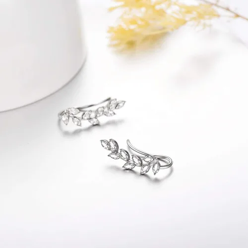 Vista 3 de AOBOCO Aretes de plata de ley 925 hipoalergénicos para orejas sensibles, hechos con cristales austriacos