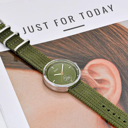 Vista 2 de Relojes deportivos impermeables para mujer, correa de nailon, reloj analógico de cuarzo, regalo para niñas y señoras