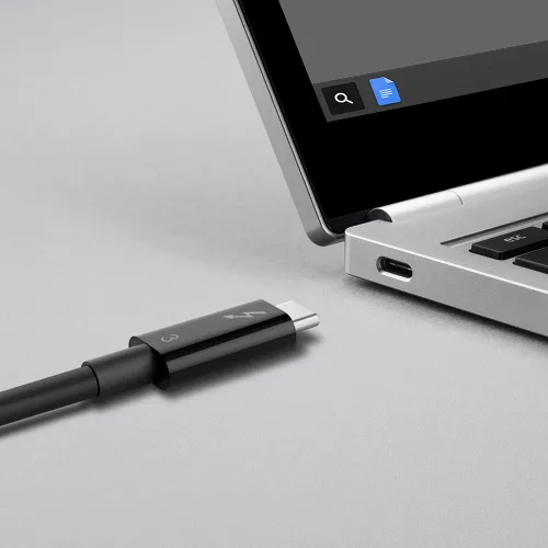 Vista 3 de Belkin - Cable Thunderbolt 3, 100 W, 5K, 2.6 pies, color negro Cable de carga rápida USB-C a USB-C, soporta video Ultra HD 5K, compatible