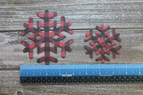 Vista 5 de Buffalo plaid snowflake ornament decorations...paper+chipboard [3 sizes to choose]