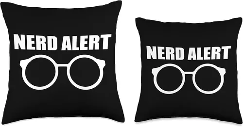 Vista 3 de Geek Alert Nerd y buena almohada de tiro
