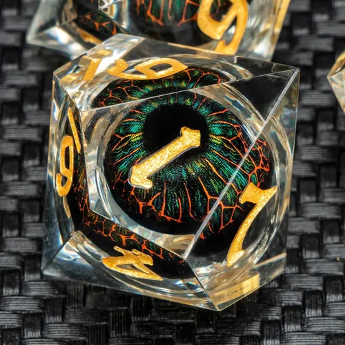 Vista 4 de KERWELLSI - Juego de dados de resina con núcleo líquido flotante con caja de regalo, dados DND con ojo de Beholder de borde afilado y genial, dados