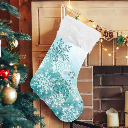 Vista 17 de ALAZA Calcetines de Navidad, copos de nieve, clásicos de invierno, decoraciones de calcetines grandes personalizados para la temporada de vacaciones