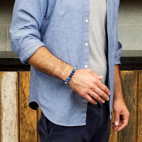 Vista 4 de Pulsera elástica con cuentas de ágata azul pulido y ónix mate para hombre (0.413 in de ancho), talla única, Microfibra, ágata azul
