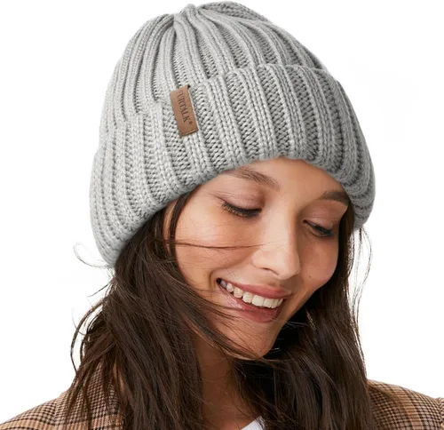 Vista 16 de FURTALK - Gorros de invierno con forro polar para mujer, gorro de punto grueso con calavera, gorro de nieve para mujer Beige