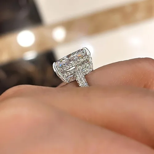 Vista 4 de Anillo de promesa de corte radiante para mujer, anillos de compromiso para ella, anillo de plata chapada en oro blanco de 18 quilates
