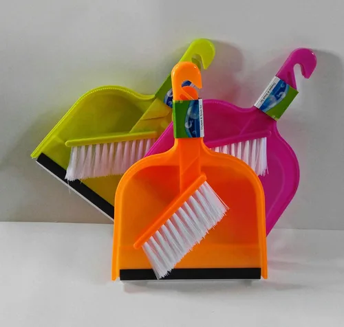 Vista 3 de Juego de 3 moldes para polvo con labio de goma y cepillo (Mini) Set de colores surtidos (3)