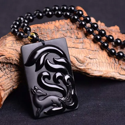 Vista 4 de Collar con colgante de zorro de nueve colas con cadena de cuentas para mujer o mujer