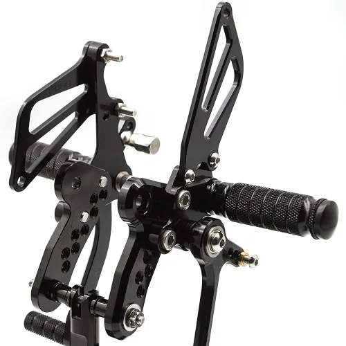 Vista 4 de CNC GSX1300R 99-03 Juego de clavijas traseras para motocicleta, reposapiés ajustable pedal de cambio de freno compatible con GSXR1300 GSX1300R Negro