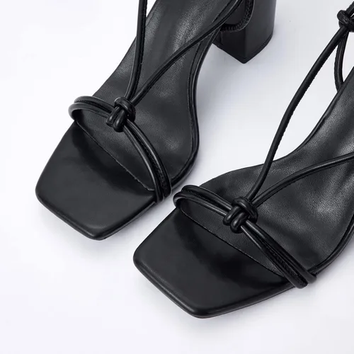 Vista 3 de Elisabet Tang Sandalias de tacón grueso con tiras para mujer, tacones bajos de 3 pulgadas, con cordones al tobillo, tacones cuadrados abiertos