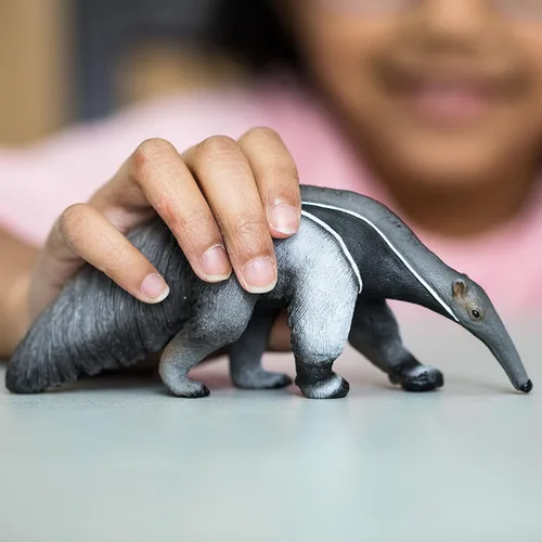 Vista 2 de Schleich Wild Life, juguetes realistas de animales salvajes para niños a partir de 3 años, figura de juguete de hormiguero