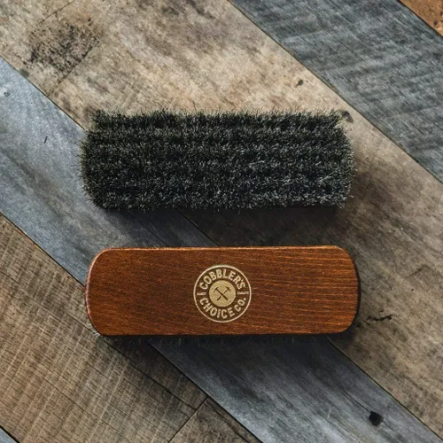 Vista 2 de Cepillo para zapatos 100% cepillo de pelo de caballo Mango cóncavo para agarre premium, marrón