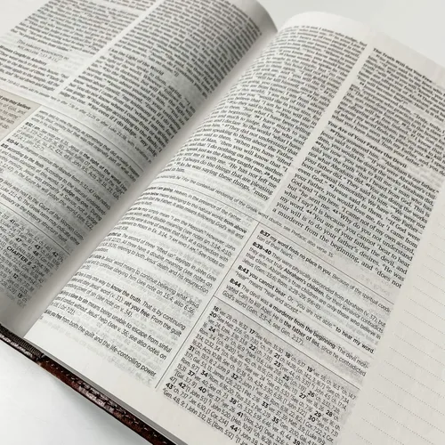 Vista 7 de Biblia de Estudio con Diario ESV con Letras a Mano y Grabado Láser, Regalo Personalizado, Grabado de Nombre Personalizado Disponible
